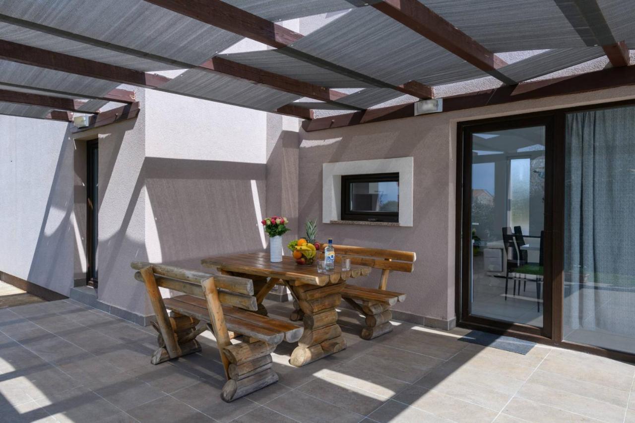 Bobo Family House With Pool Vodnjan Exterior foto