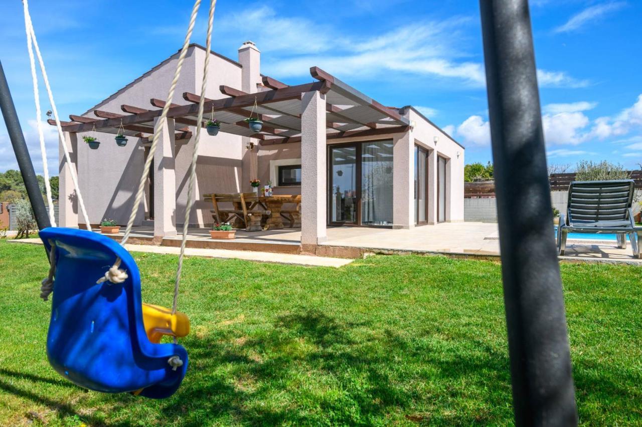 Bobo Family House With Pool Vodnjan Exterior foto